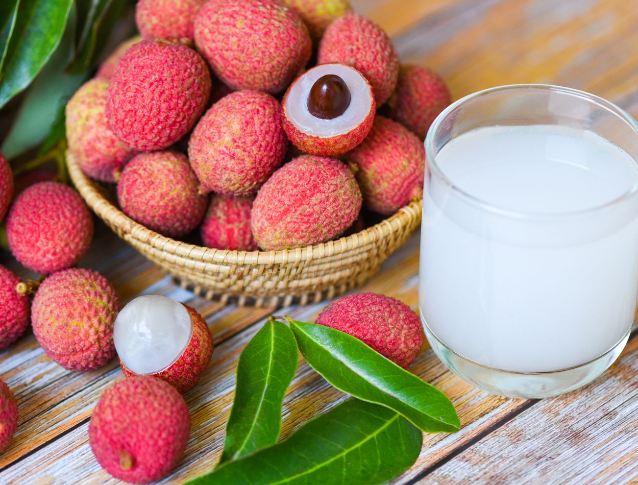 Lichia: conheça 25 benefícios da fruta e como encaixar na dieta corretamente 3 Benefícios da lichia.