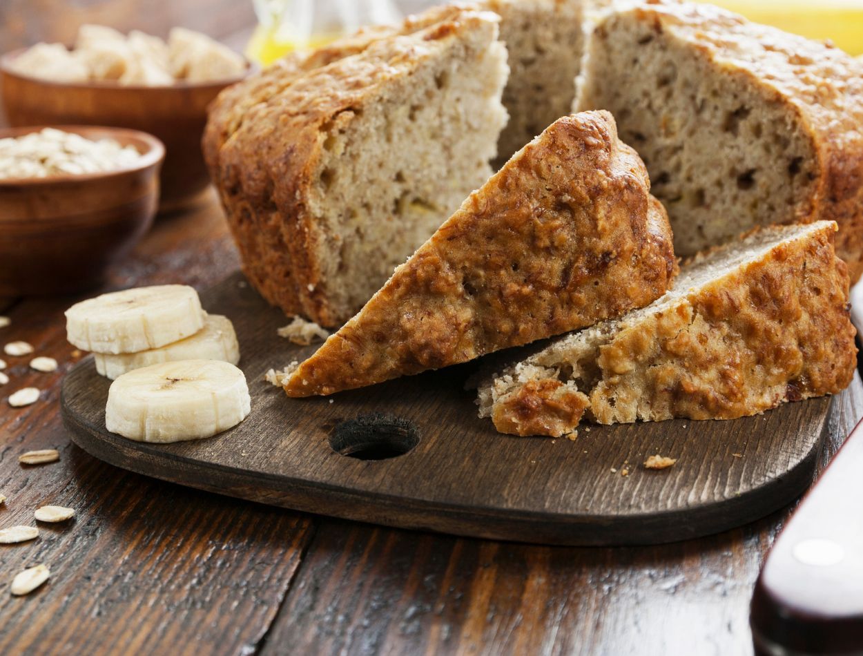 Aveia é Low Carb? Tire suas dúvidas sobre o alimento 5 Bolo com aveia low carb.