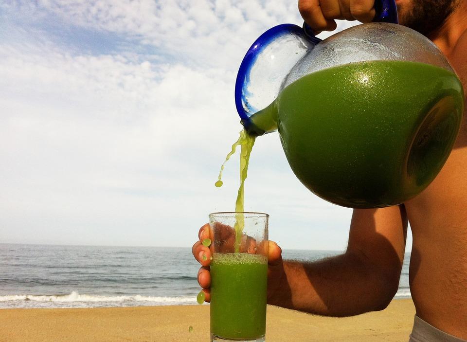 Suco Detox: conheça seus benefícios e as melhores receitas 1 Suco detox traz leveza para o seu dia a dia