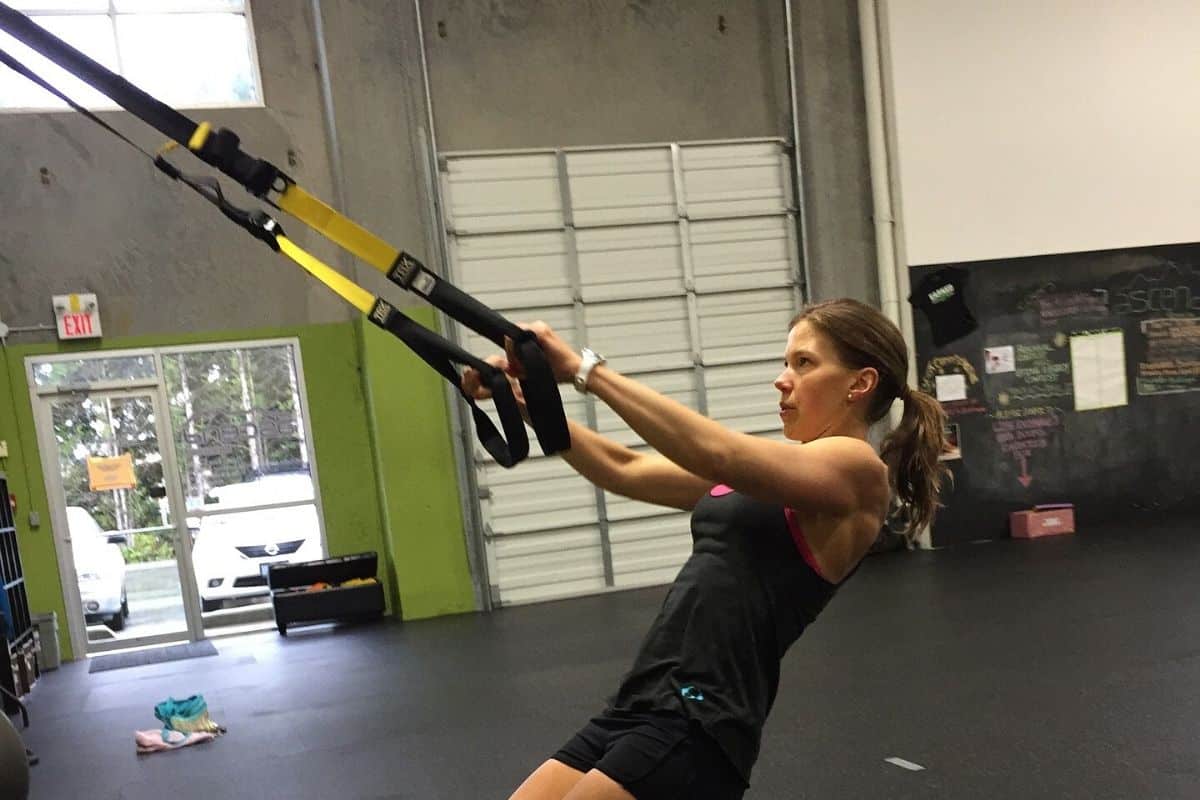 TRX: o que é, benefícios, melhores aparelhos e exercícios 1 TRX