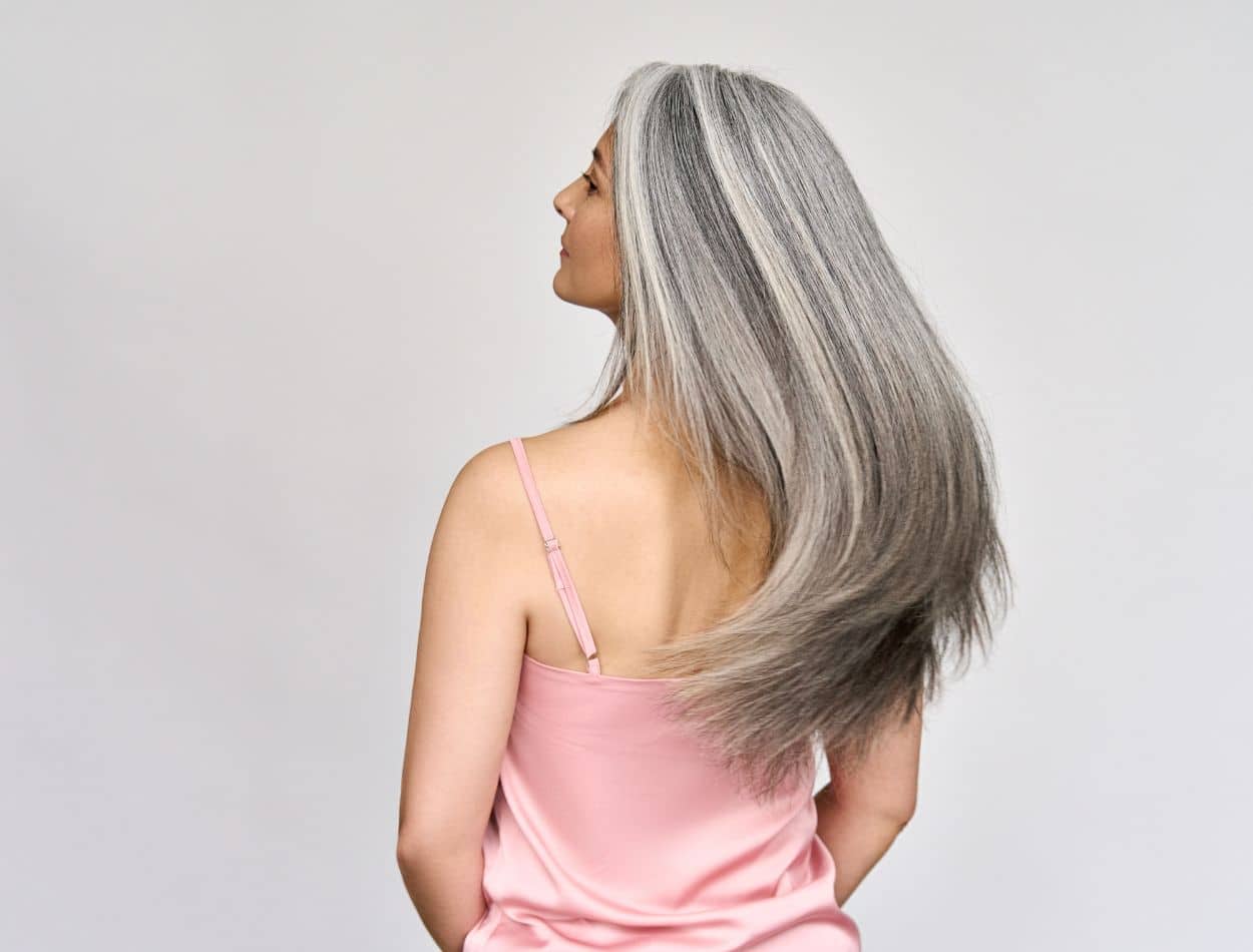 Você sabia que é possível fortalecer o cabelo com a alimentação? Descubra como 1 Cabelo fortalecido com alimentação adequada.