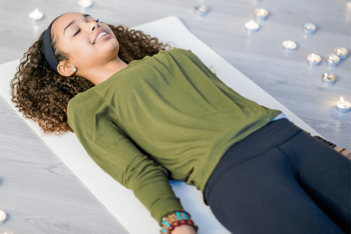 4 exercícios para quem tem escoliose; faça em casa mesmo 2 Exercícios para quem tem escoliose