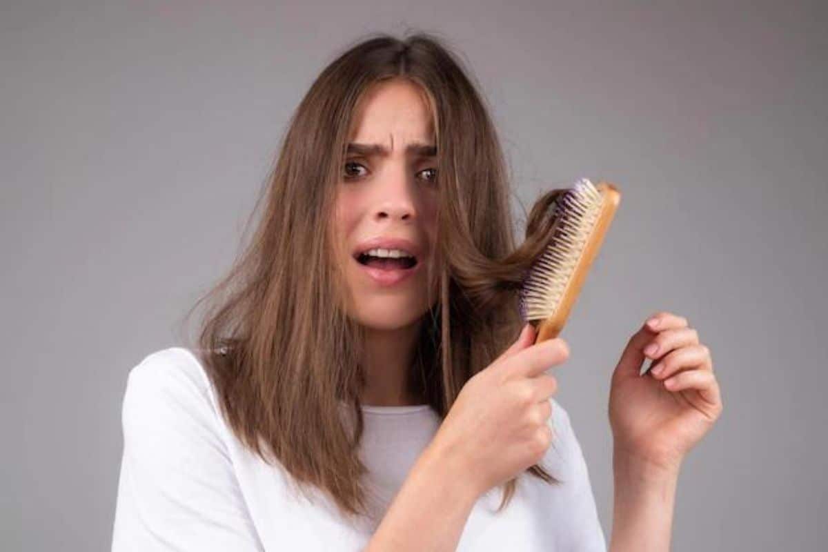 Descubra agora 5 coisas que podem piorar sua queda de cabelo 1 queda