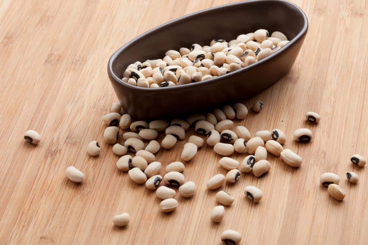 Feijão é low carb? Saiba suas calorias e qual tipo escolher com segurança 5 Feijão fradinho