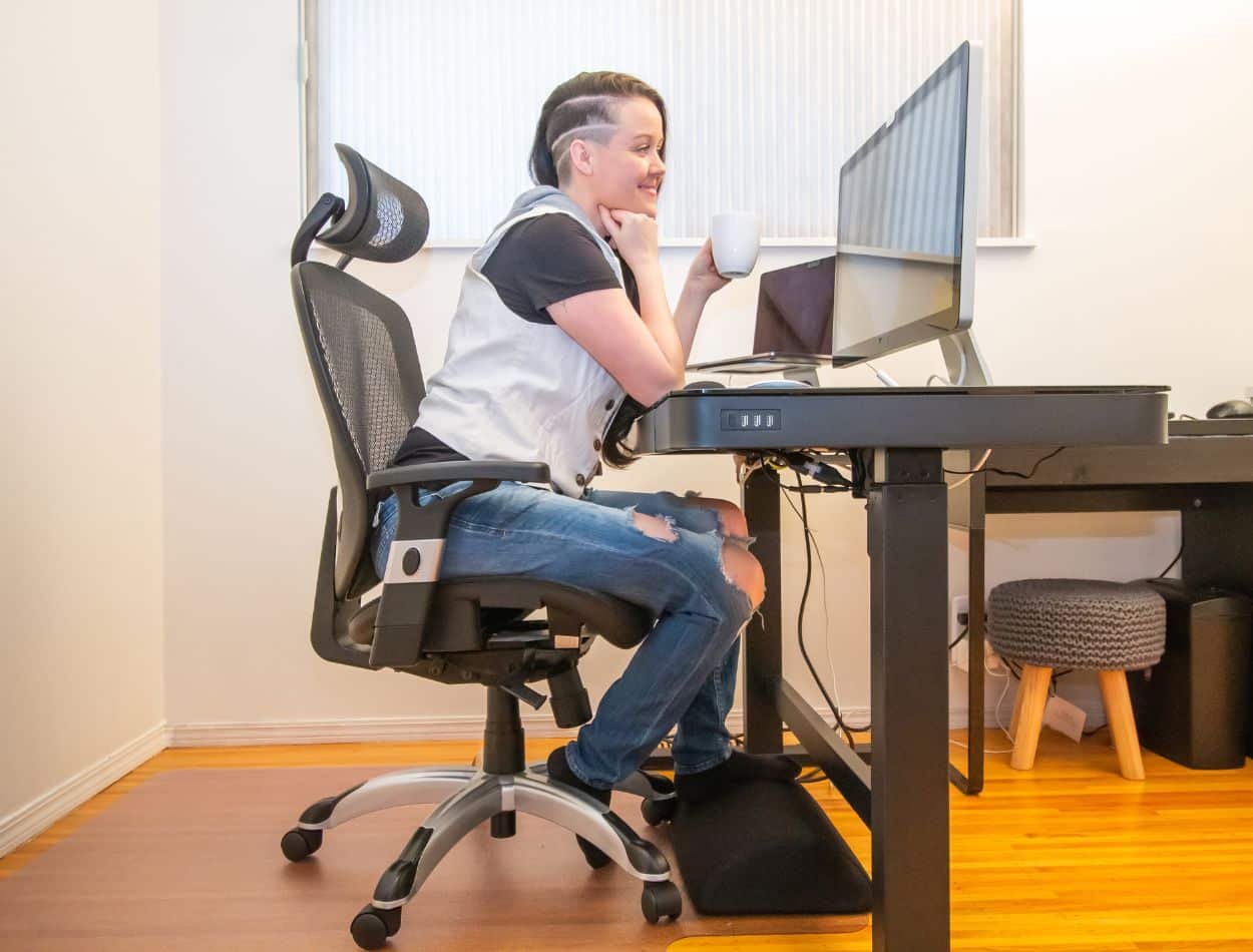 Ergonomia em casa; saiba mais sobre esse assunto que ganhou destaque no home office 4 Ergonomia