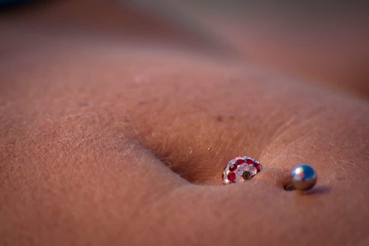 Como cuidar de um piercing no umbigo para evitar infecções? Aprenda agora mesmo 1 piercing no umbigo