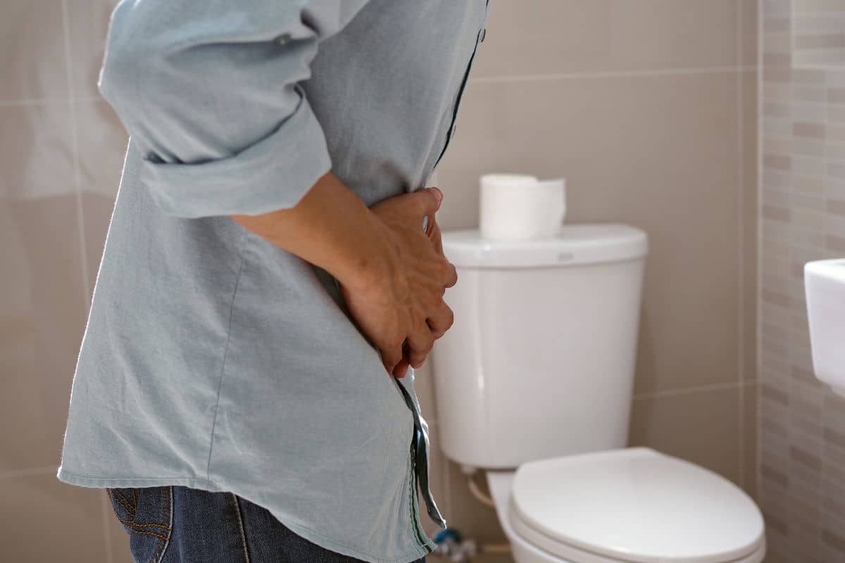 Você sabia que não se deve cortar a diarreia sem orientação médica? Entenda o motivo 2 Por que não se deve cortar a diarreia sem orientação médica