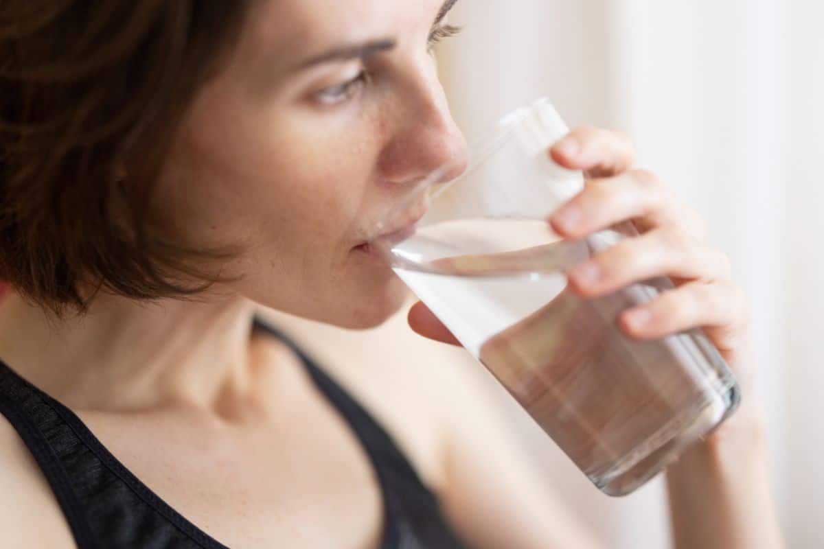 Beber água em jejum é bom ou ruim? Saiba a verdade agora mesmo 1 beber água