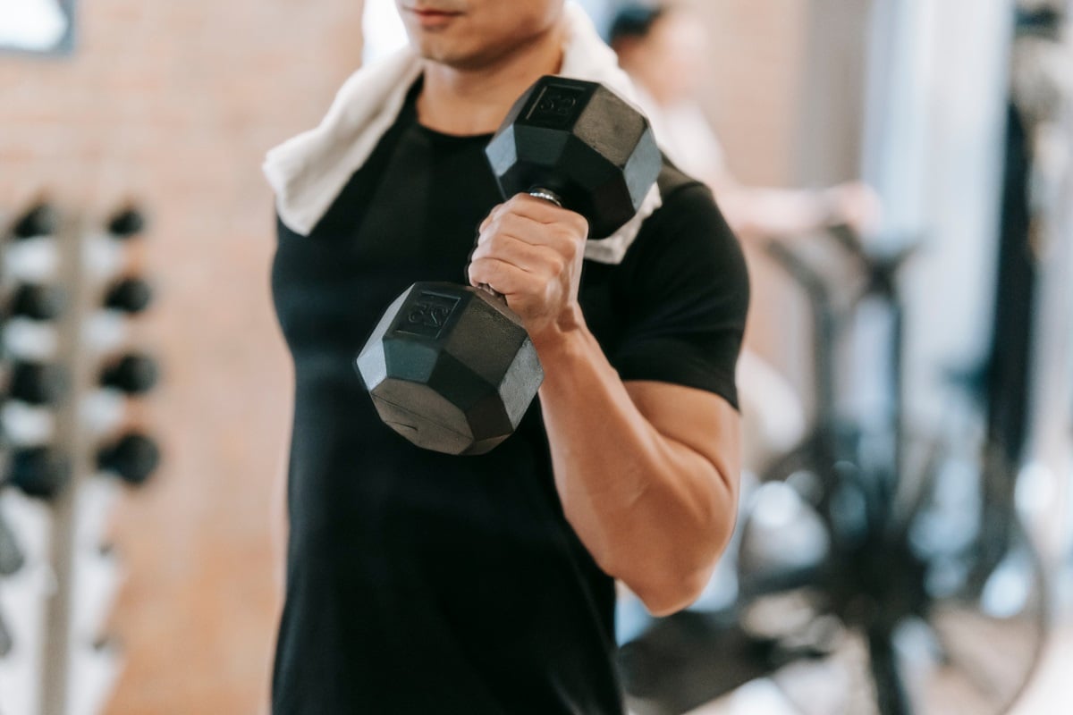 Quando expirar e inspirar na musculação? Conheça segredos que potencializam seu treino 2 aprendendo a expirar e inspirar na musculação