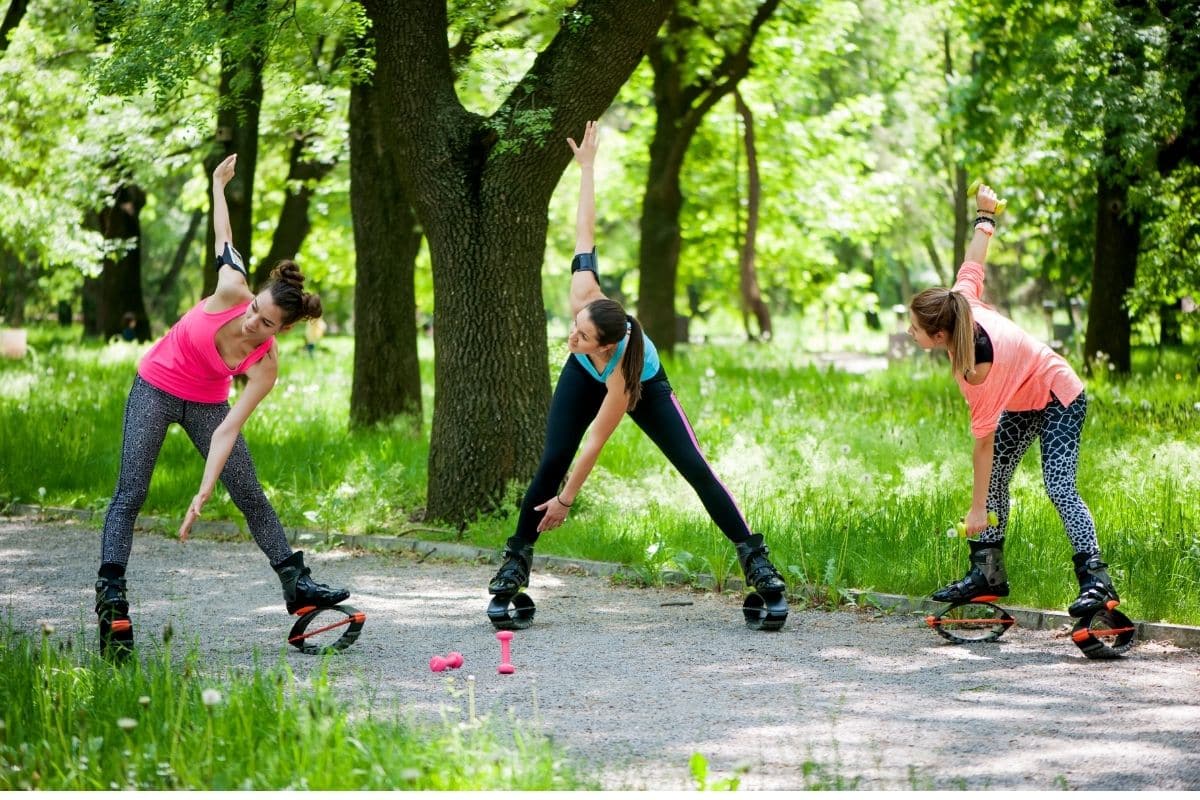 Será que quem tem problema na coluna pode fazer kangoo jumps? Veja agora mesmo! 2 problema de coluna ao fazer kangoo jumps