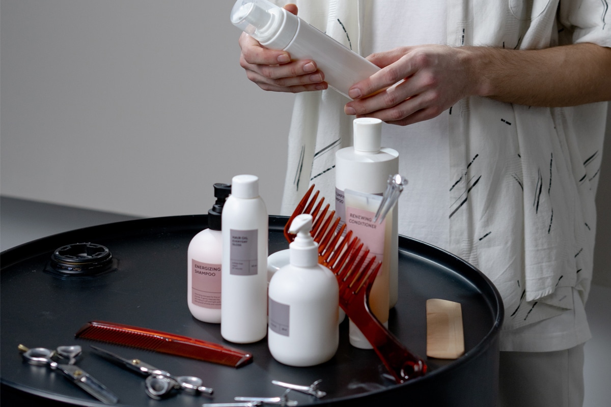 Shampoo antirresíduos pode ser usado sempre ou não? Veja qual a frequência certa 2 pessoa escolhe Shampoo antirresíduos
