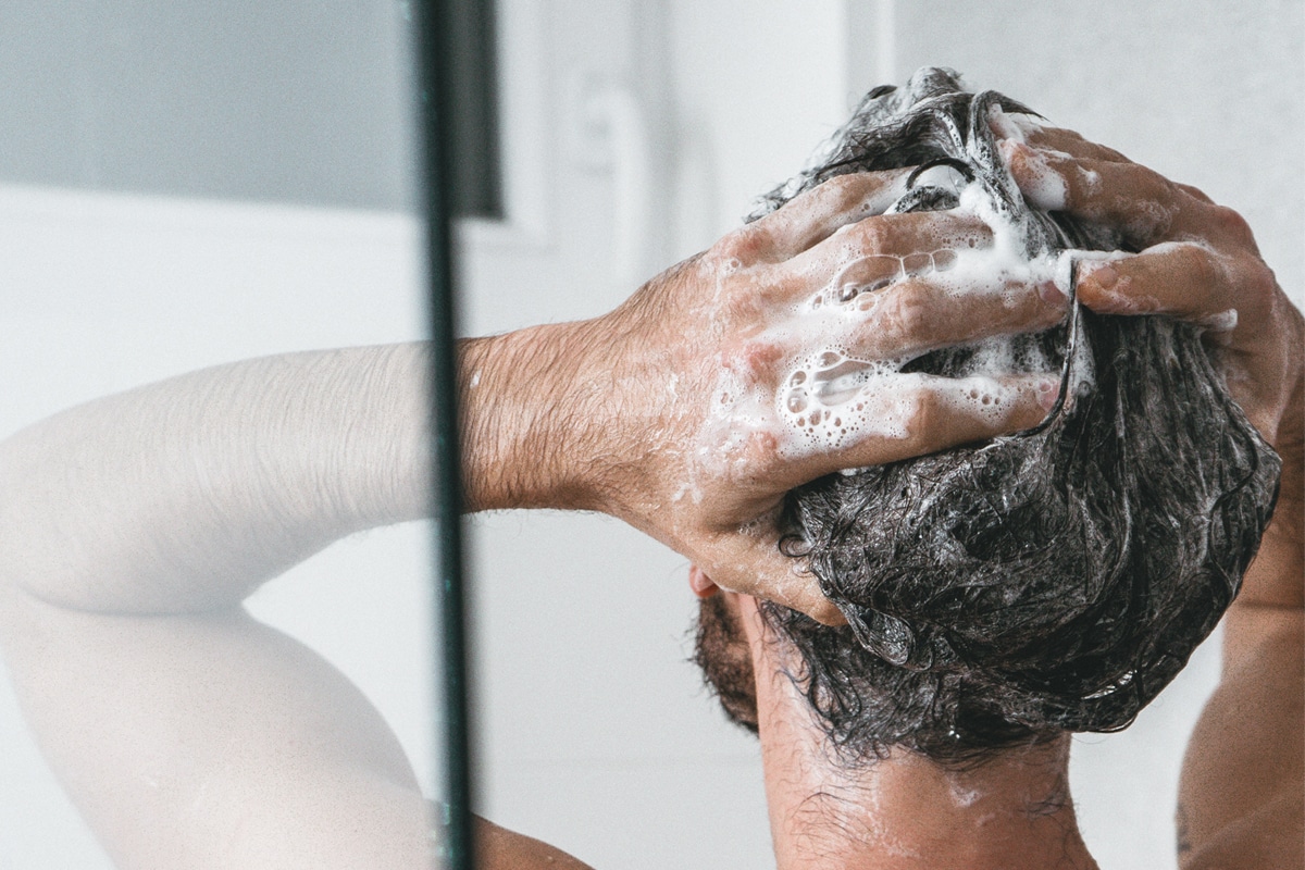 Shampoo antirresíduos pode ser usado sempre ou não? Veja qual a frequência certa 1 usar Shampoo antirresíduos