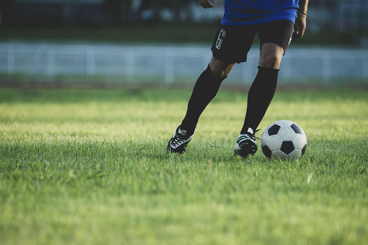 Confira quantas calorias se gasta jogando futebol por 1 hora e comece já 1 Quantas calorias se gasta jogando futebol por 1 hora - Reprodução Freepik