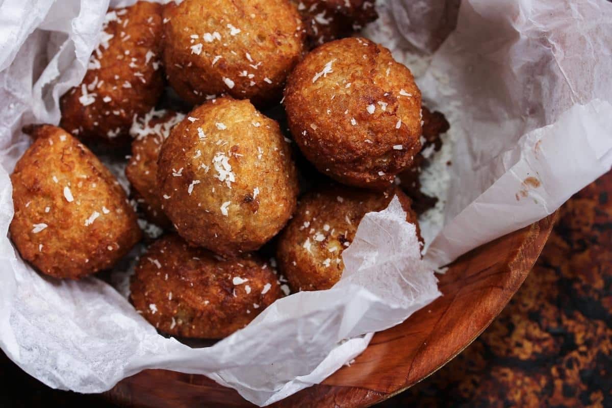 Bolinho de chuva saudável e sem fritar: prepare essa receita fácil e irresistível 1 Bolinho de chuva saudável e sem fritar: veja como preparar essa receita fácil e irresistível