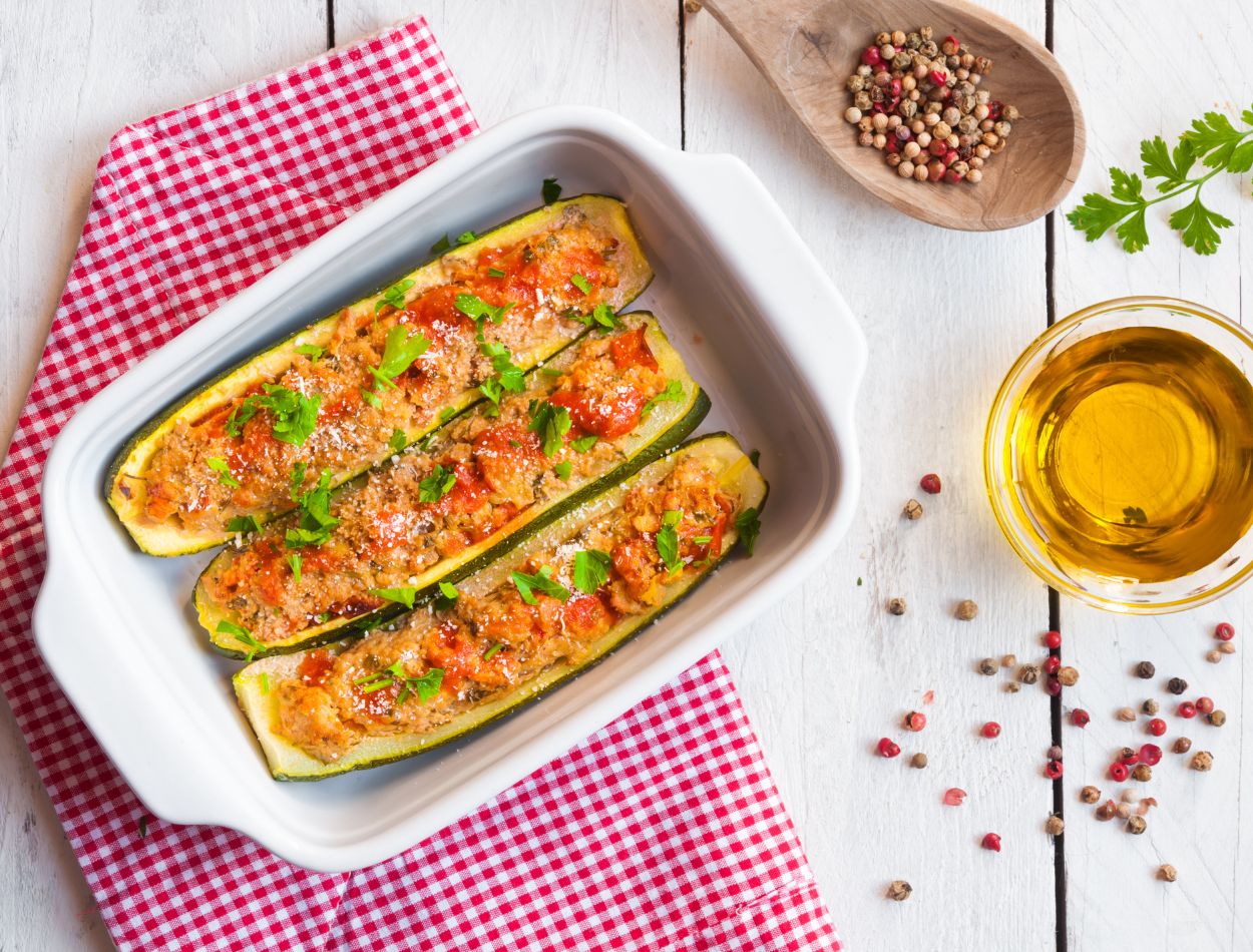 Atum enlatado: 03 receitas práticas para comer sem culpa 3 abobrinha recheada com atum