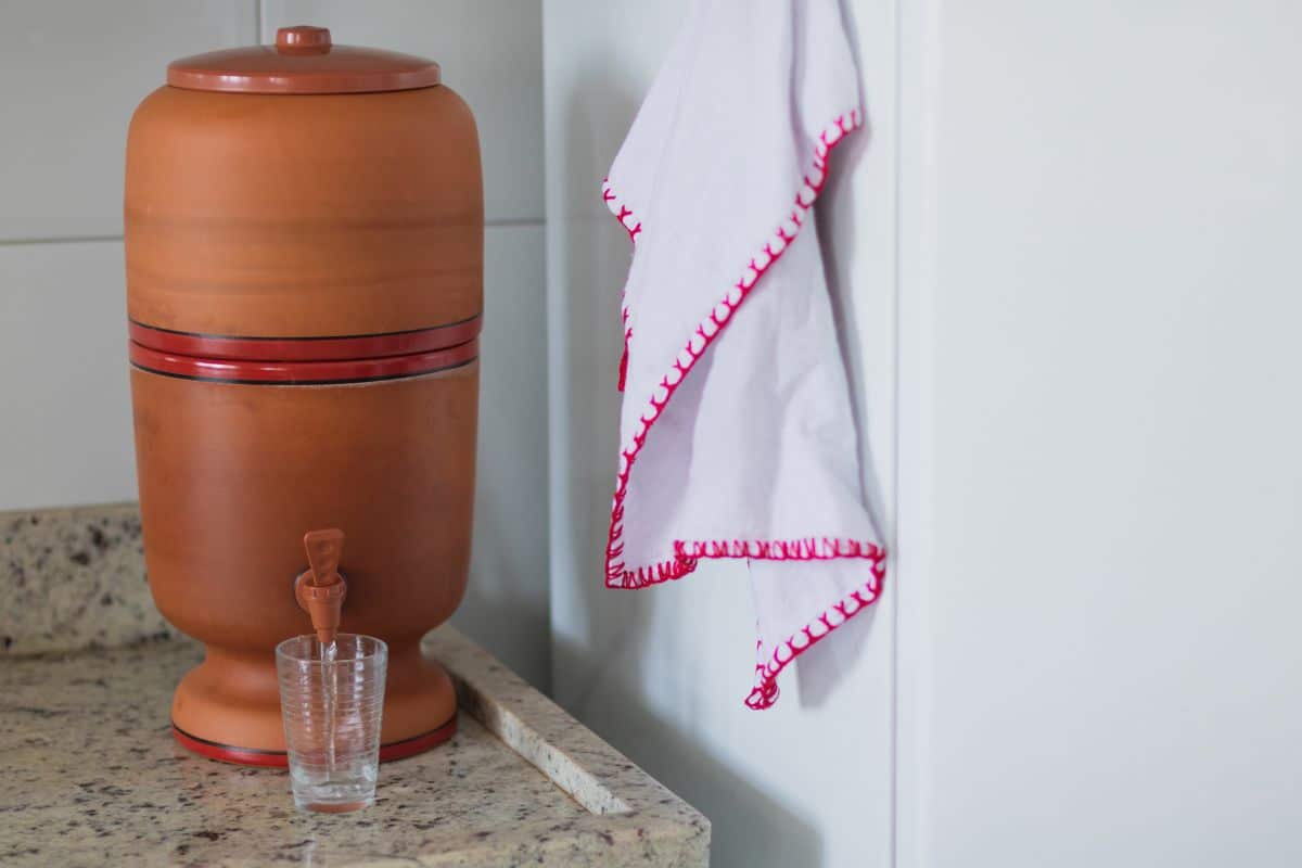 Você usa filtro de barro? Descubra toda verdade sobre ele 1 usar filtro de barro