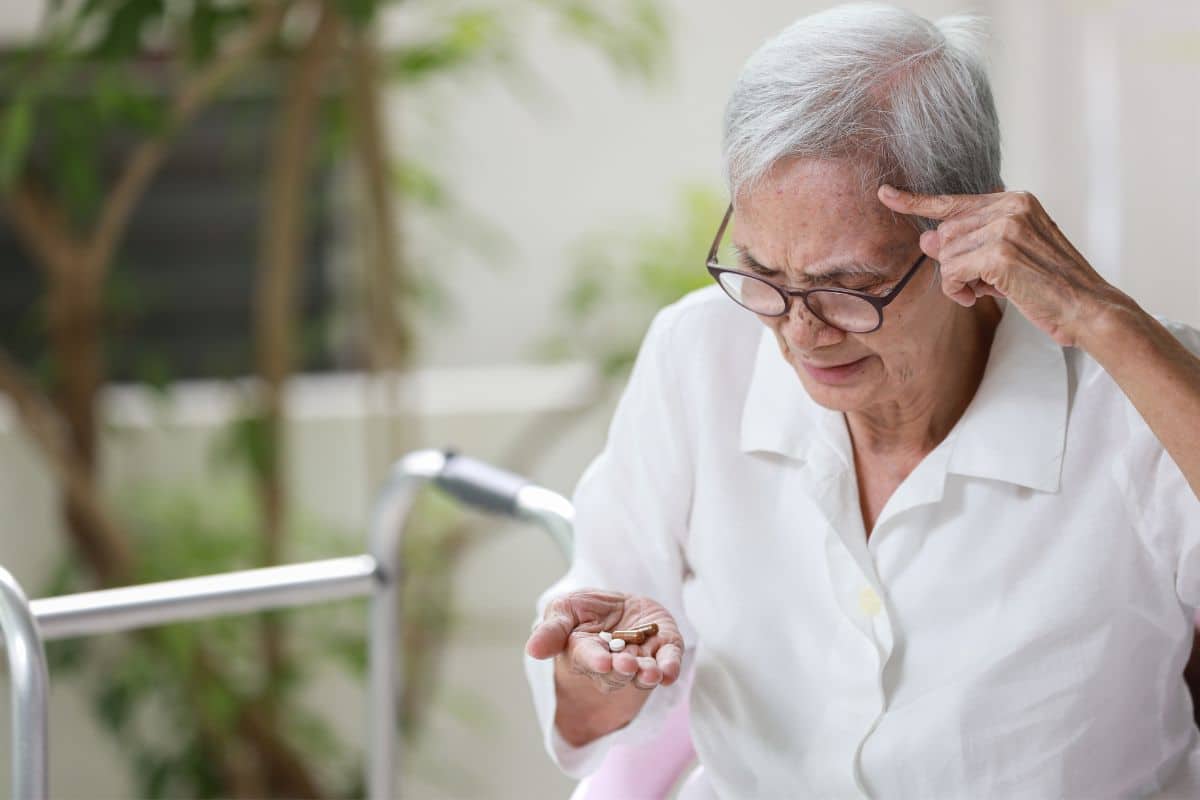 Estudo mostra que limpar o nariz com dedo aumenta o risco de Alzheimer 1 Quais são os primeiros sinais de Alzheimer