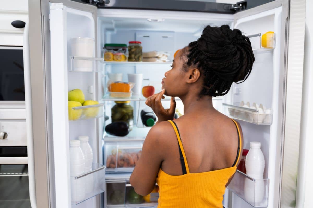 Dentro ou fora da geladeira? Veja 05 alimentos que você guarda errado 1 guardar alimentos dentro da geladeira