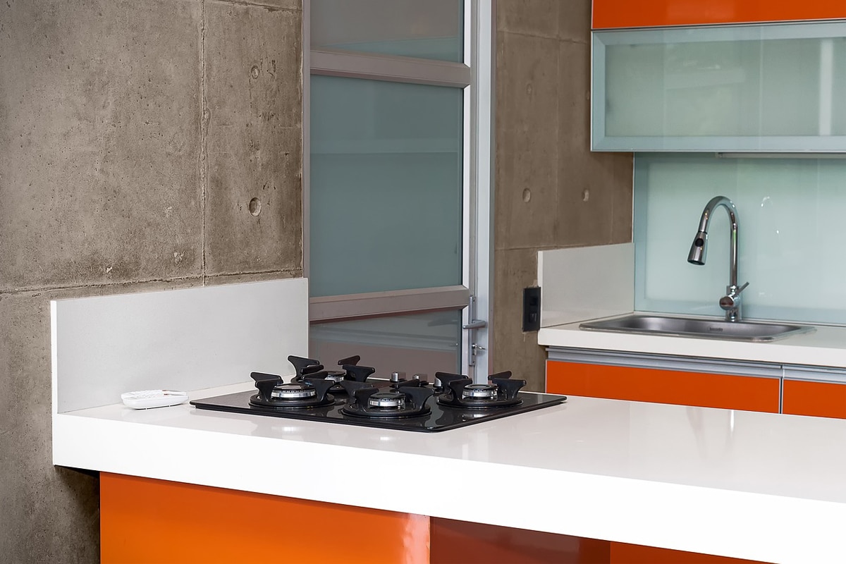 Como evitar contaminação na cozinha? Veja 4 dicas simples e práticas para diminuir os riscos 1 lavar as mãos para contaminação na cozinha