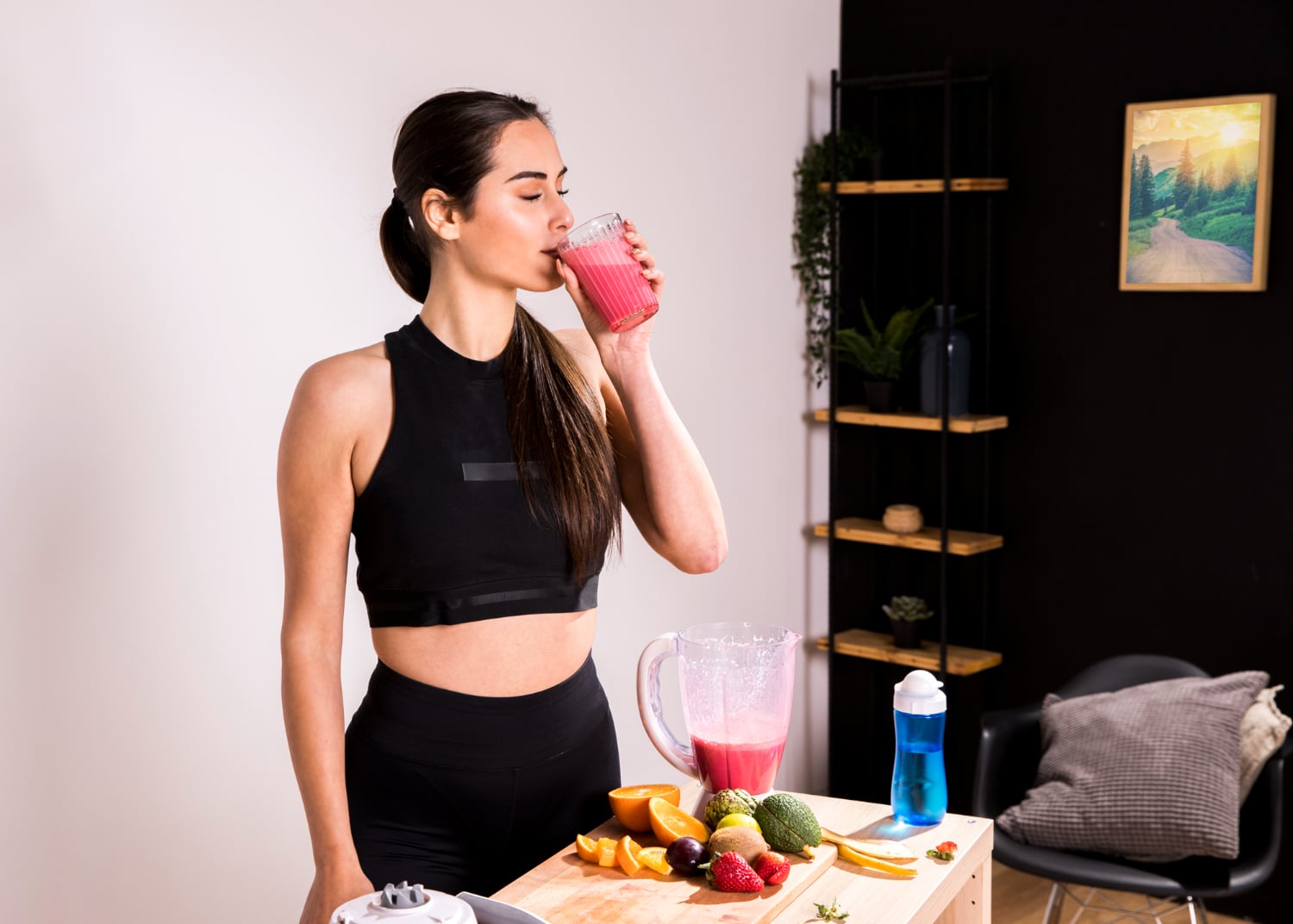 15 lições para você não sabotar a sua dieta 1 Mulher fazendo dieta corretamente.