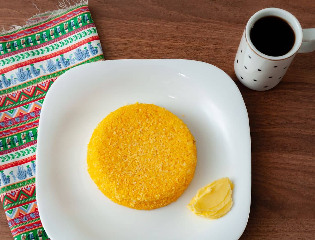Tapioca de cuscuz na frigideira fácil de fazer para você começar bem seu dia 2 tapioca de cuscuz na frigideira
