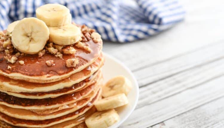Panqueca de banana Low carb com apenas 4 ingredientes; confira 2 Panqueca de Banana low carb