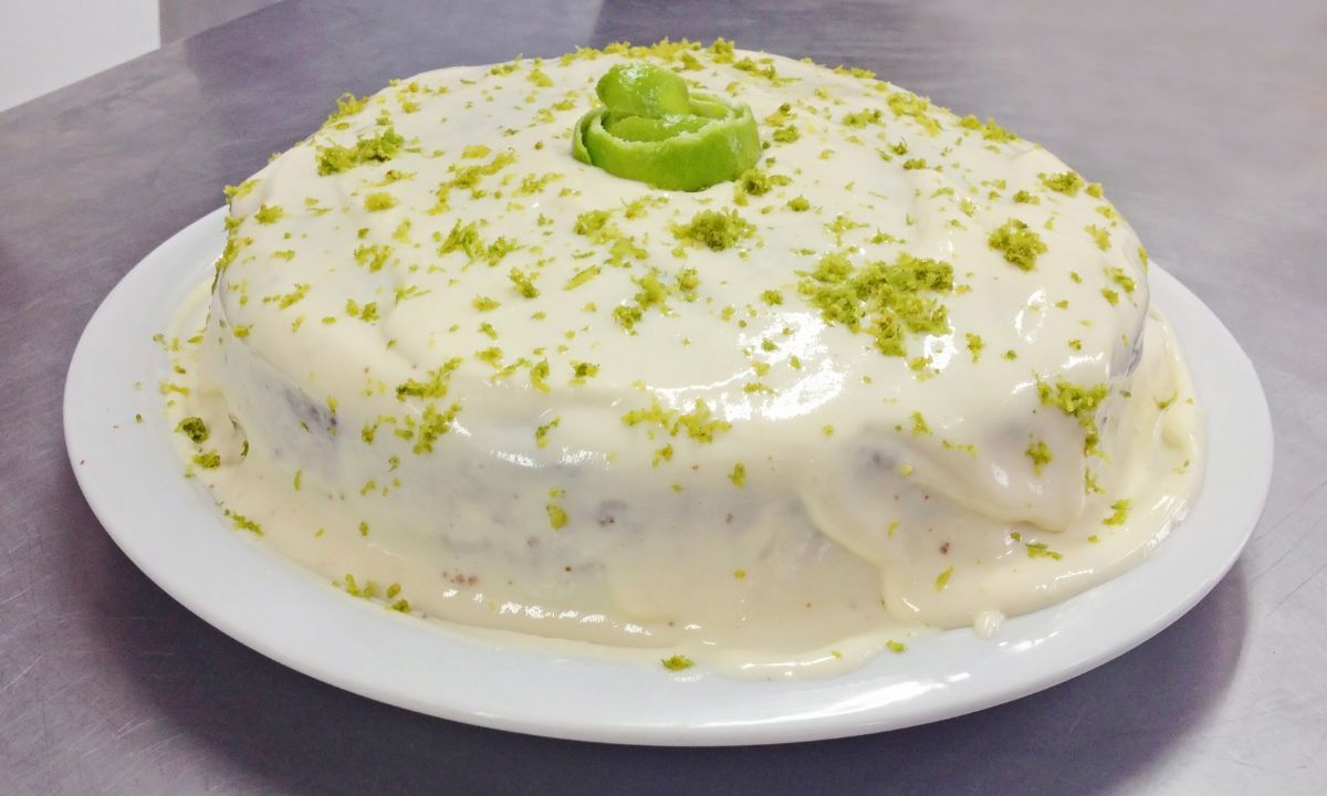 Bolo de iogurte com limão: 2 receitas saudáveis e fáceis de preparar 1 Bolo de iogurte com limão