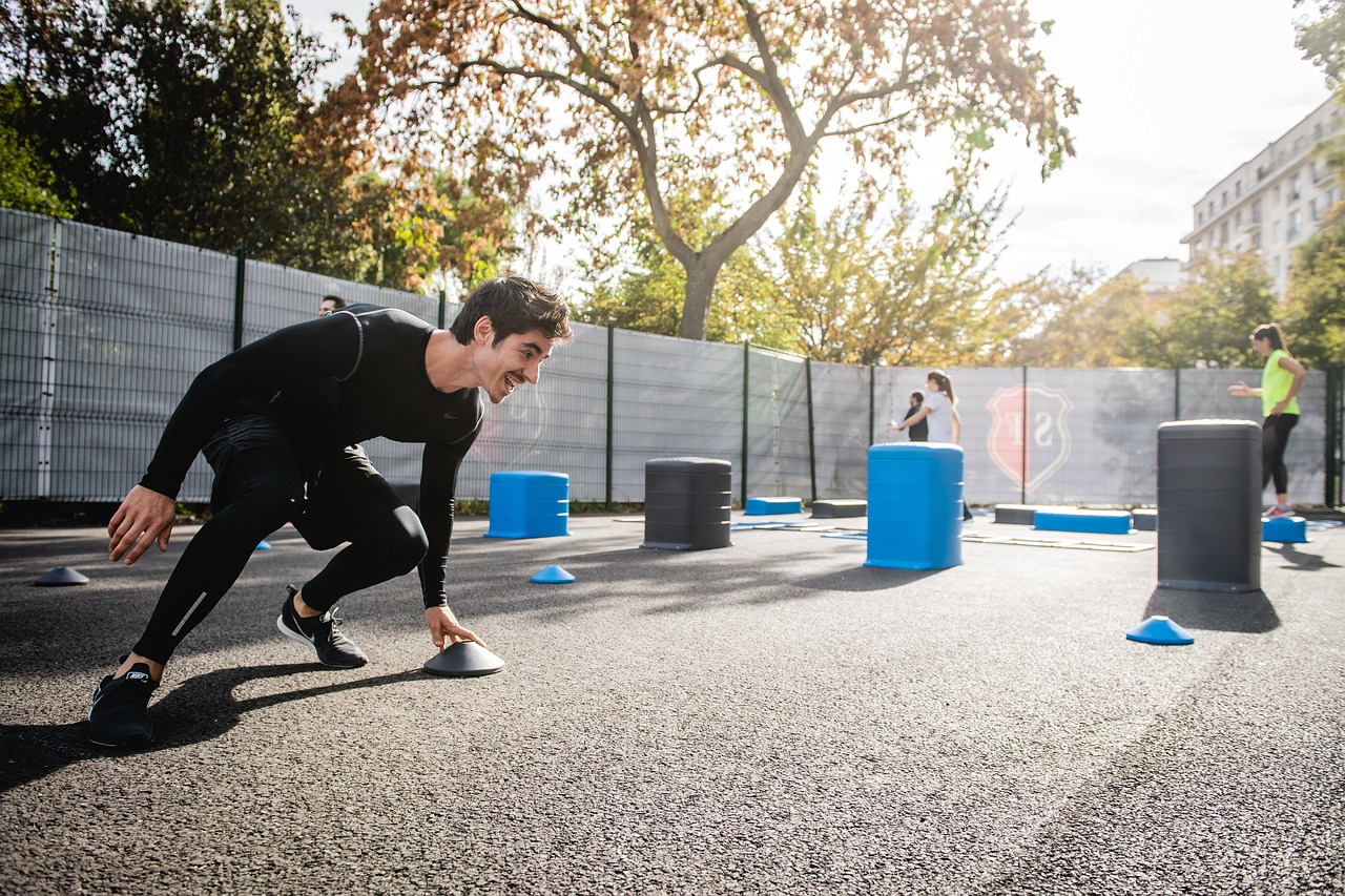 Treino cardio em jejum: é indicado? Faz bem ou mal? Descubra a verdade agora 1 homem em treino cardio em jejum