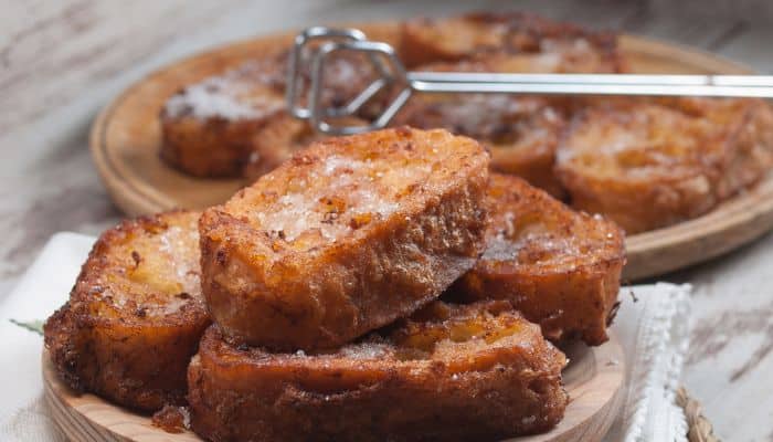 Rabanada assada low carb: uma alternativa de sobremesa saborosa e fitness 2 Rabanada Assada Low Carb.