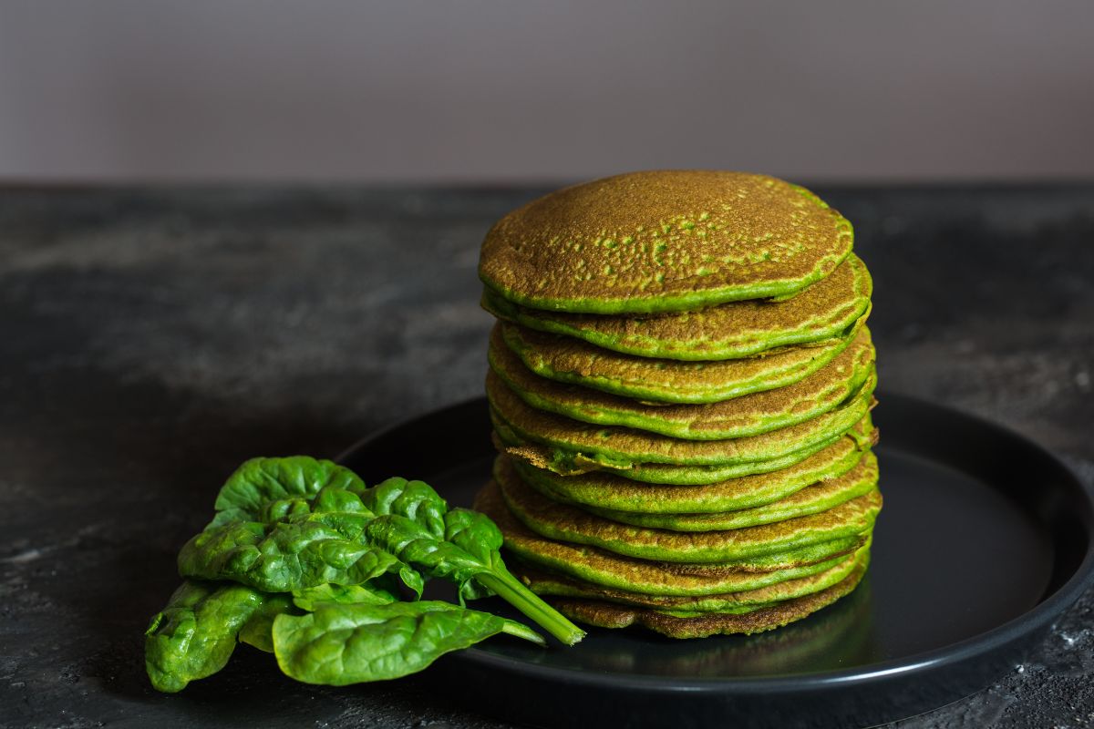 Panqueca de espinafre fit: saiba como preparar essa massa deliciosa e colorida 2 Panqueca de espinafre fit