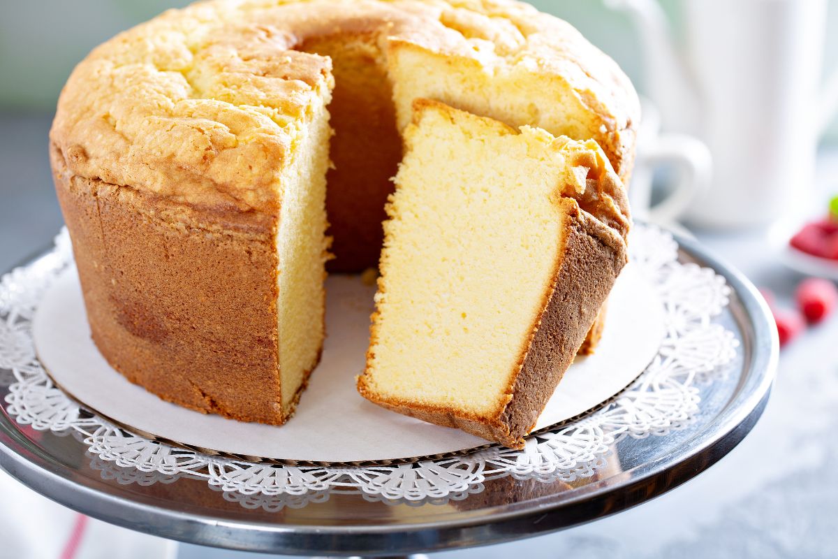 Bolo Fofinho de Maizena: receita fácil que chega render 12 fatias 2 Bolo Fofinho de Maizena