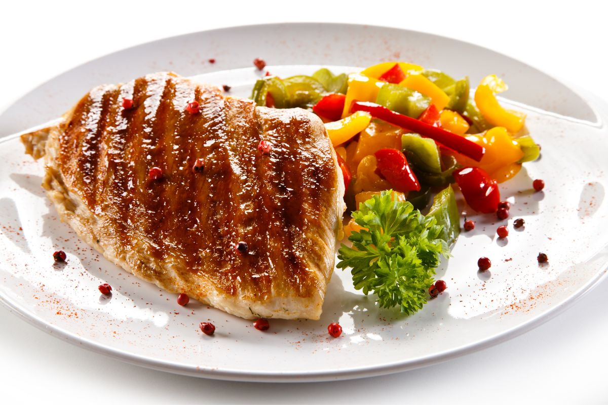 Filé de frango grelhado: saiba o segredo para deixar suculento e gostoso 1 Filé de frango Grelhado