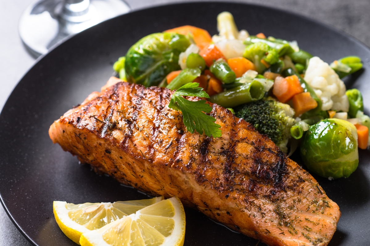 Conheça 10 alimentos para comer à noite para desinflamar seu corpo 2 Conheça 10 alimentos para comer à noite para desinflamar seu corpo