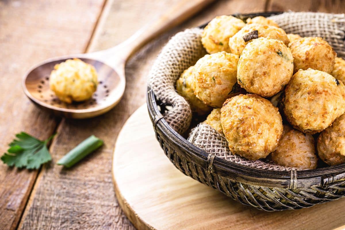 Bolinho de chuchu: receita deliciosa e nutritiva para servir como acompanhamento 1 bolinho de chuchu
