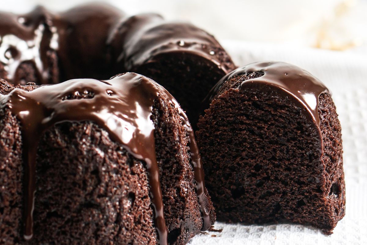 Bolo Fofinho de Chocolate sem leite: aprenda como preparar para o lanche 1 bolo fofinho sem leite