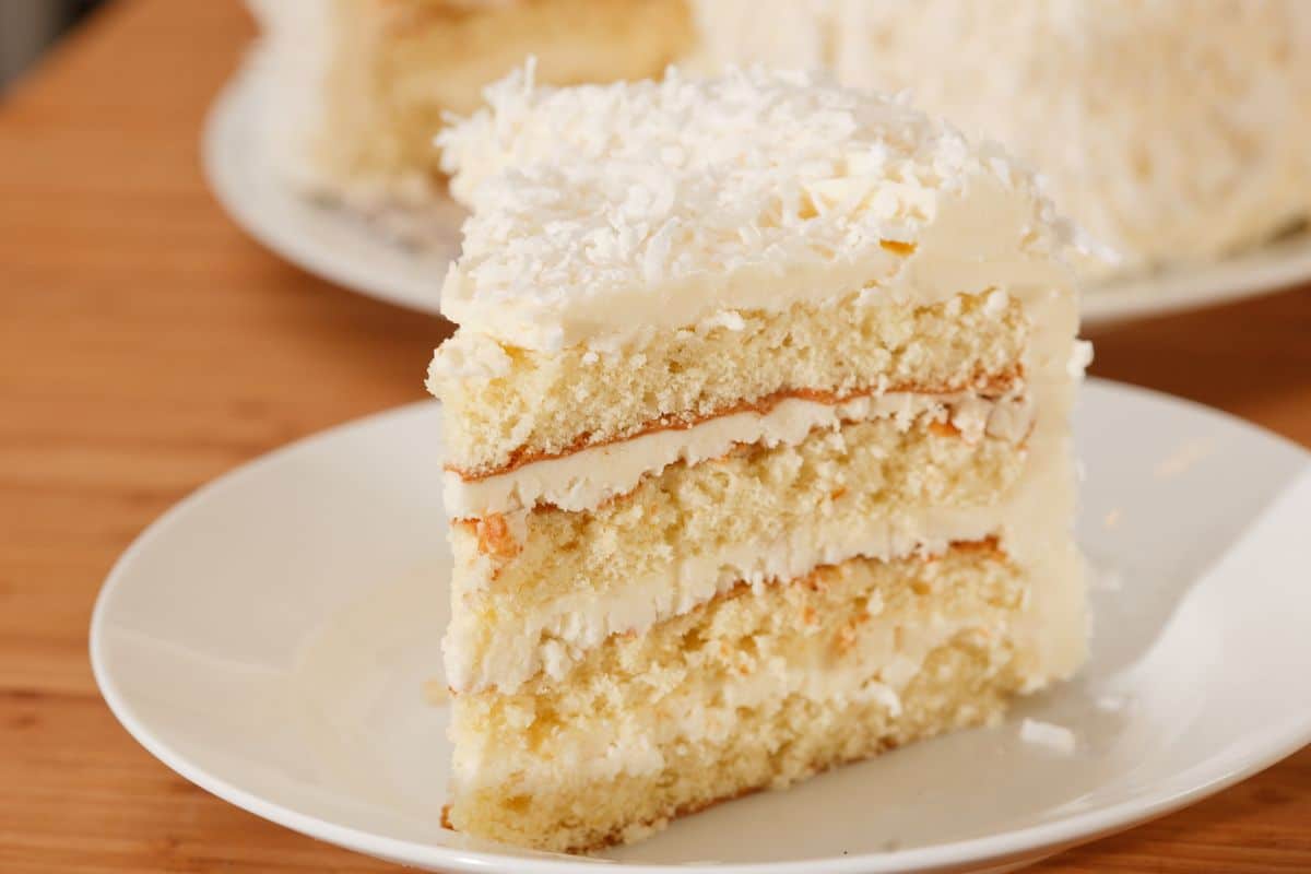 Bolo de abacaxi com coco: receita deliciosa que chega render 12 generosas fatias 2 Bolo de abacaxi com coco
