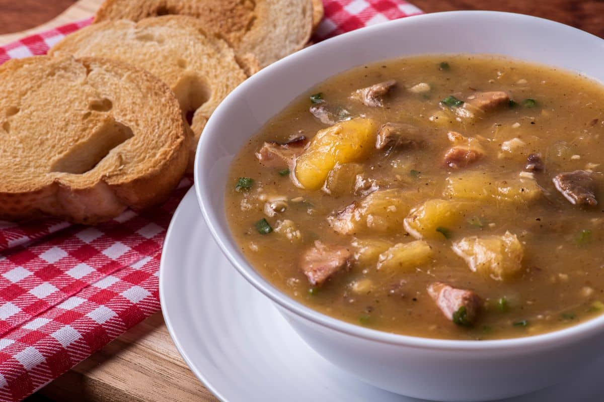 Caldo de mandioquinha com carne picadinha: use dessa combinação para os dias frios 2 Caldo de mandioquinha com carne picadinha