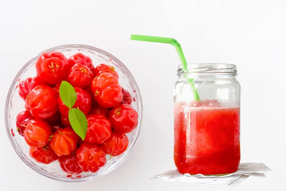 Como tirar o amargo do suco de pitanga? Confira um truque infalível 1 como tirar o amargo do suco de pitanga.