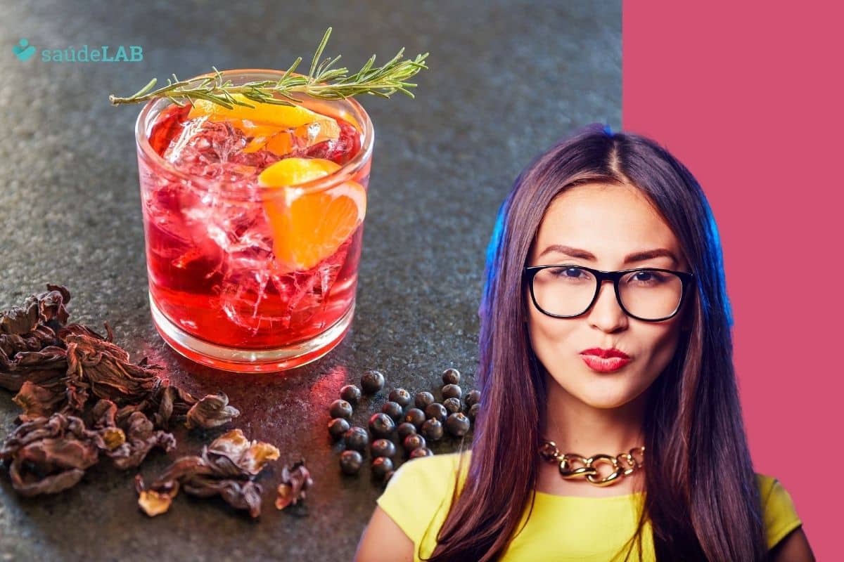 Gin com hibisco.