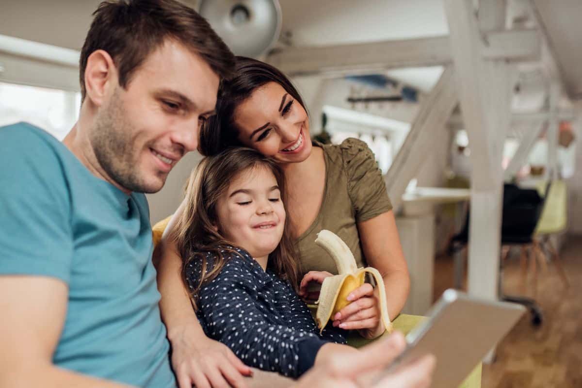 Pode comer banana com febre? Descubra agora se ela melhora ou piora a situação 1 Pode comer banana com febre.