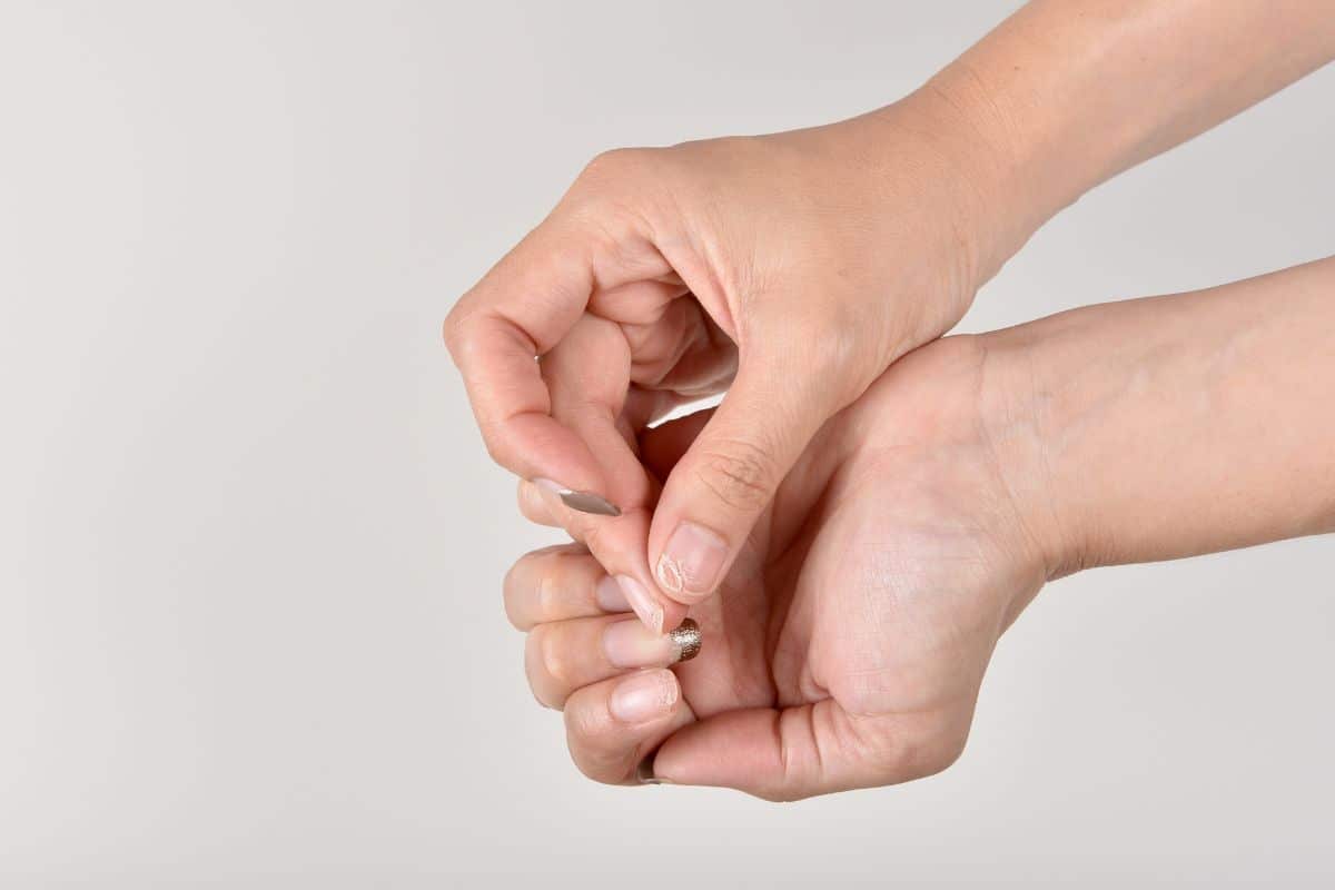 Unhas lascadas e quebradiças: o que fazer para recuperá-las? 1 Unhas lascadas e quebradiças o que fazer.
