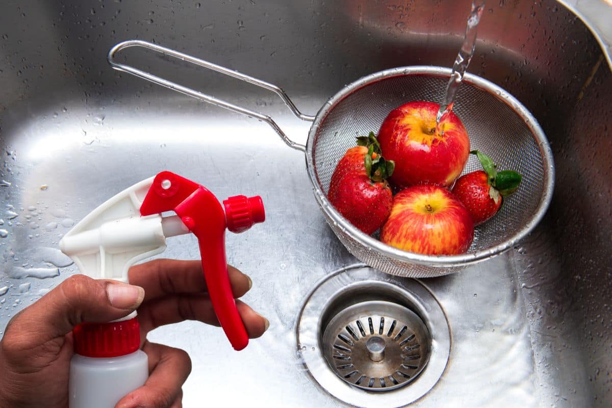 Hipoclorito de sódio para alimentos: aprenda usar corretamente 1 hipoclorito de sódio para alimentos.