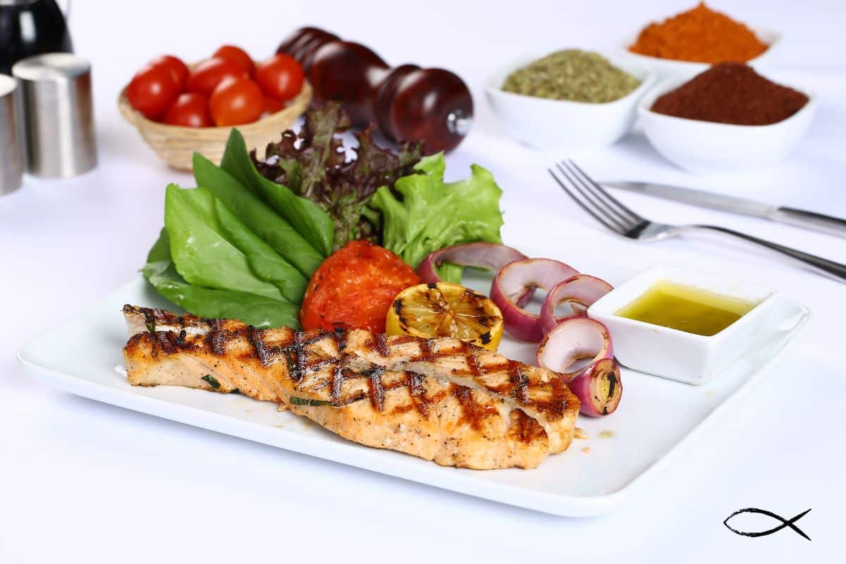 Filé de tilápia assado: saudável, delicioso e pronto em 40 minutos 1 Filé de tilápia assado.