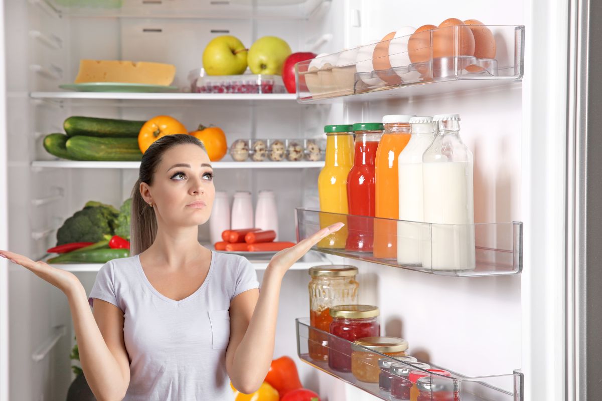 Como armazenar alimentos na geladeira? Guia completo para prolongar a validade com segurança 1 Como armazenar alimentos na geladeira.