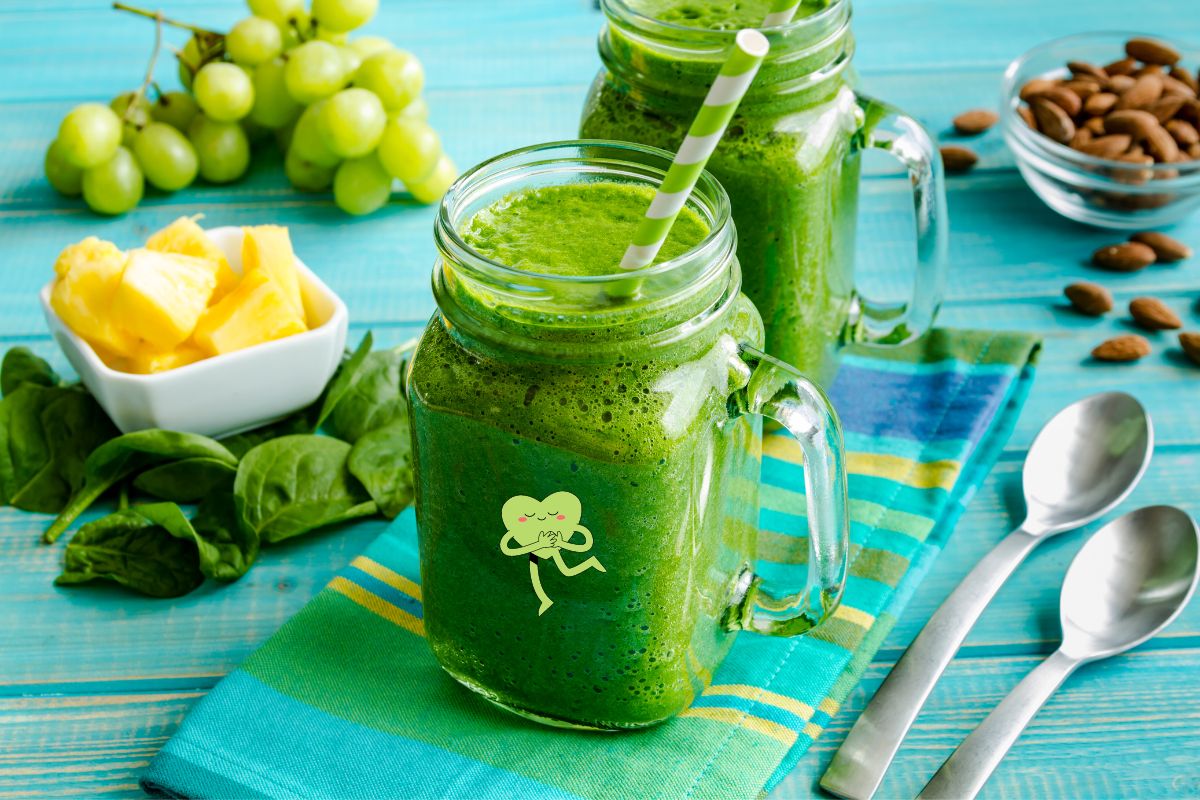 Suco de clorofila: bebida deliciosa e saudável para começar bem o dia 1 Suco de clorofila.