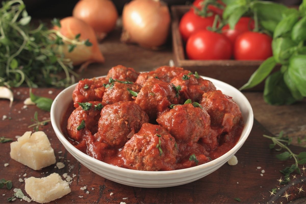 Almôndegas de Carne: receita saudável que vai transformar suas refeições 1 almôndegas de carne.