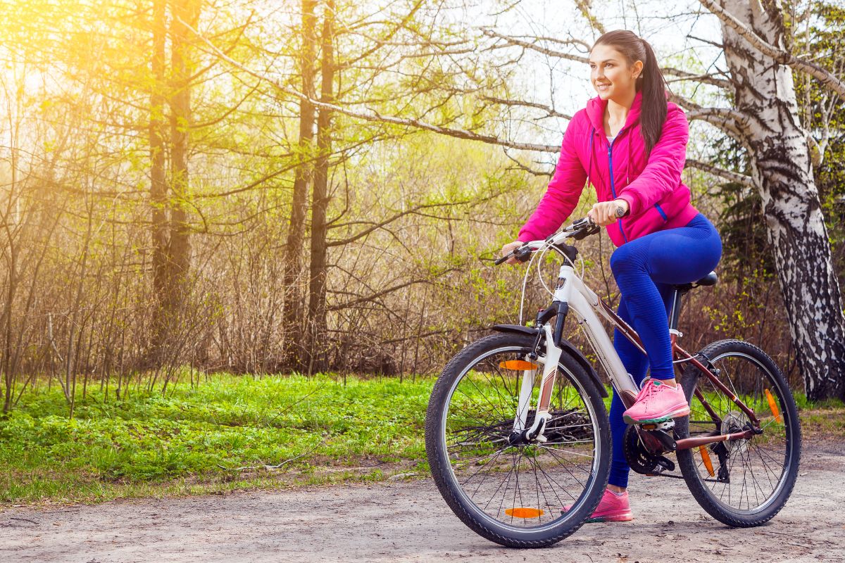 Cansada dos mesmos treinos? Conheça os benefícios incríveis do ciclismo para o corpo feminino 1 ciclismo.