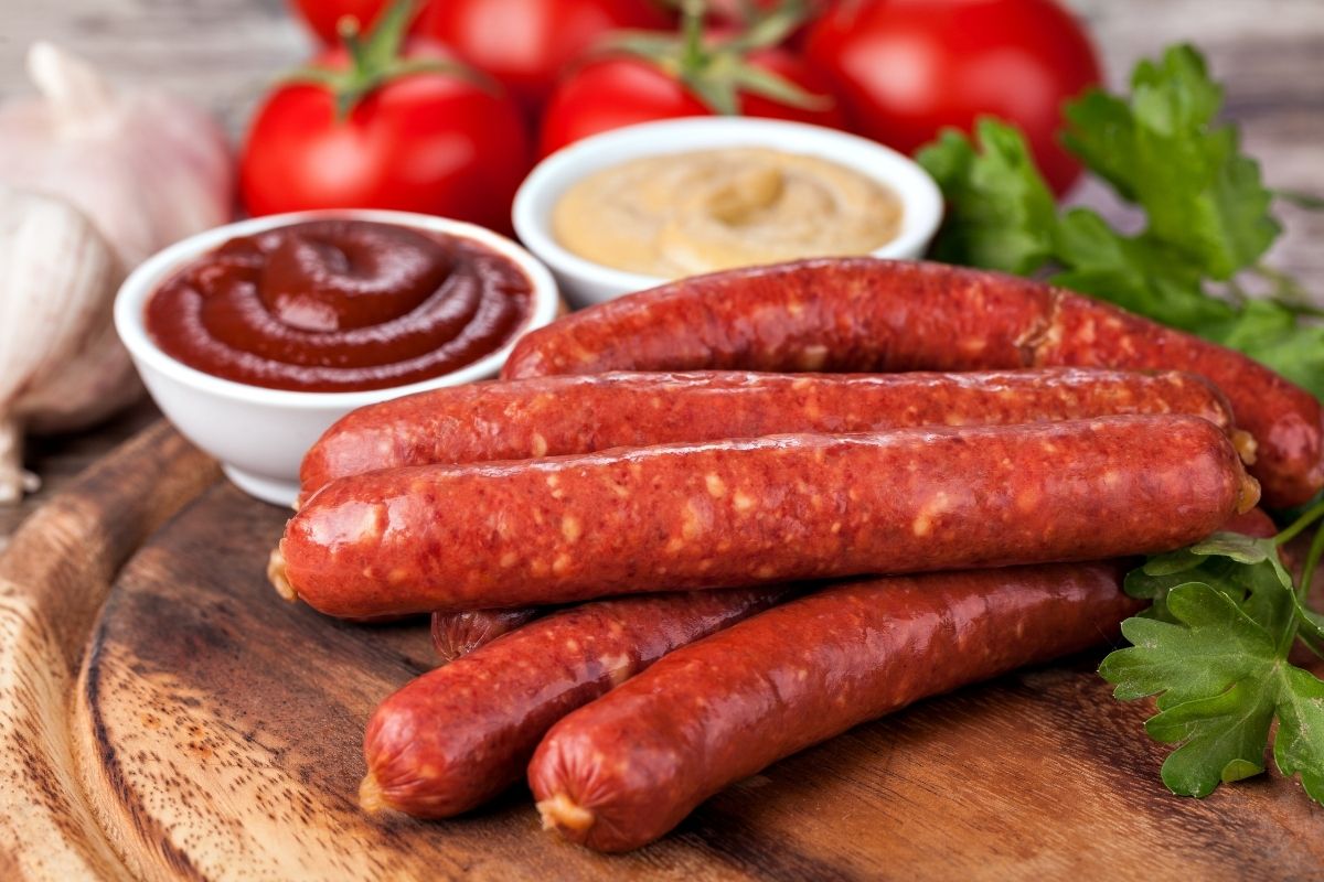 Salsichão é remoso? Entenda os fatos e mitos sobre esse alimento 1 salsichão é remoso.