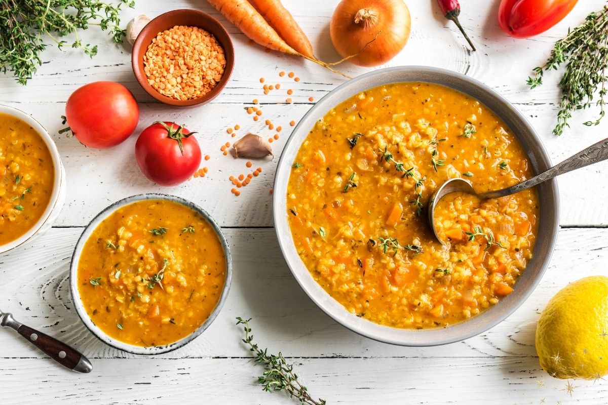 Sopa de lentilha: receita leve, saborosa e cheia de saúde 1 sopa de lentilha.