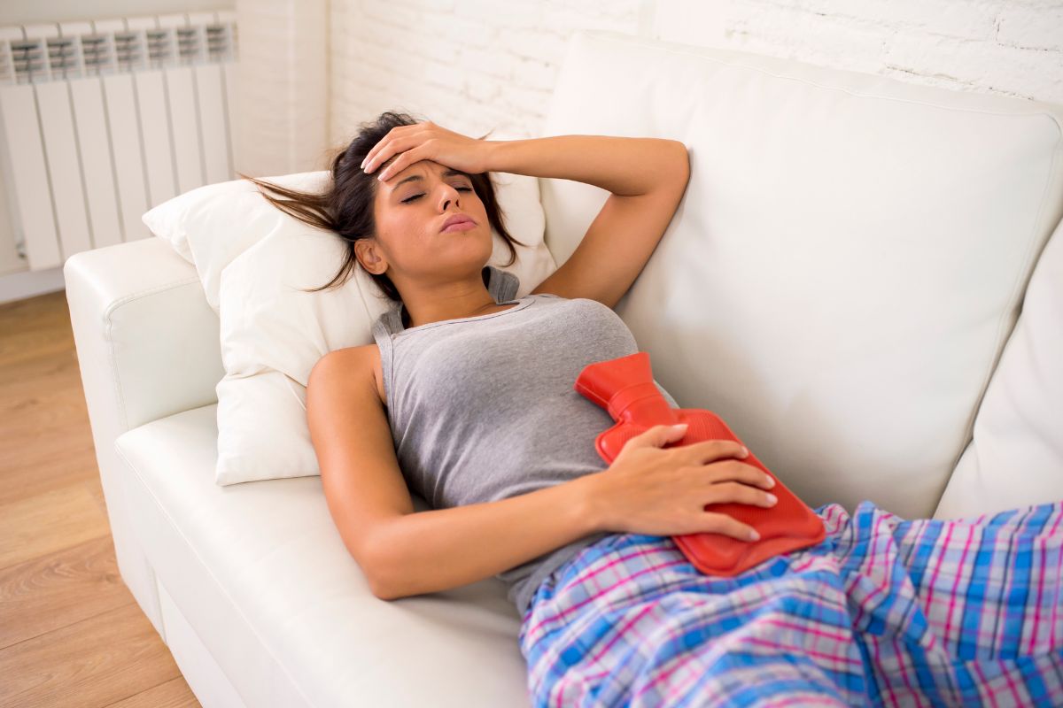 Descubra os 10 alimentos que podem piorar suas cólicas menstruais 1 Alimentos que pioram a cólica menstrual